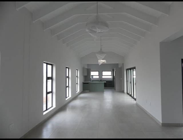 4 BEDROOM HOUSE FOR SALE IN SHELLEY POINT